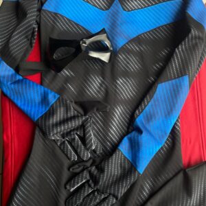 Nightwing con antifaz negro